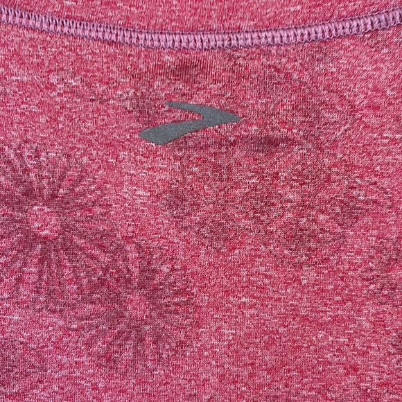 Brooks running top - Picture 5 of 6